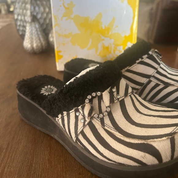 Only worn once. Still in plastic packaging & original box. They are so so cute. - Picture 5 of 5